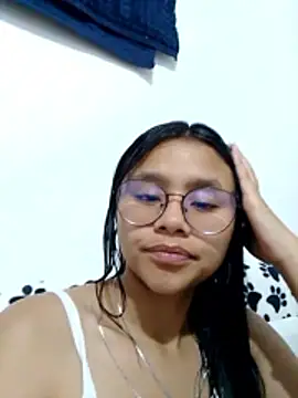 Snapshot of SofieLove_01 chatting on April 6, 2026, 7:20 am SofieLove 01 online show from April 6, 2026, 7:20 am