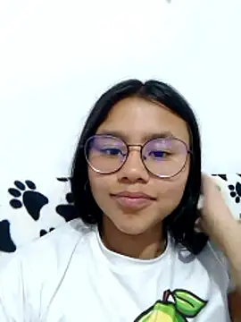 Snapshot of SofieLove_01 chatting on April 9, 2026, 6:19 am SofieLove 01 online show from April 9, 2026, 6:19 am