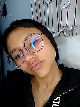 Snapshot of SofieLove_01 chatting on March 11, 2026, 12:04 am SofieLove 01 online show from March 11, 2026, 12:04 am