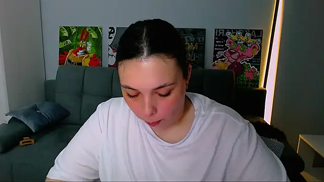 Snapshot of queenofthesense_ chatting on April 1, 2026, 1:41 pm queenofthesense online show from April 1, 2026, 1:41 pm