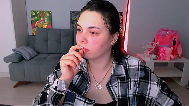 queenofthesense  online show from February 1, 2026, 10:02 am