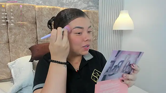 Snapshot of leilapons chatting on November 10, 2025, 6:02 pm leilapons online show from November 10, 2025, 6:02 pm