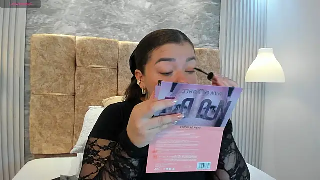 Snapshot of leilapons chatting on October 26, 2025, 5:24 pm leilapons online show from October 26, 2025, 5:24 pm