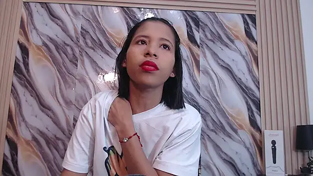 Samantha Fox69  online show from November 10, 2025, 5:40 pm