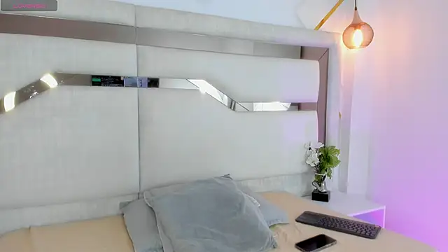 Snapshot of mariana_jhones_ chatting on October 10, 2025, 12:06 pm mariana jhones online show from October 10, 2025, 12:06 pm