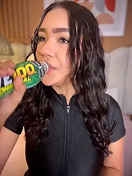 Snapshot of noa_moon chatting on February 4, 2026, 2:39 am noa moon online show from February 4, 2026, 2:39 am