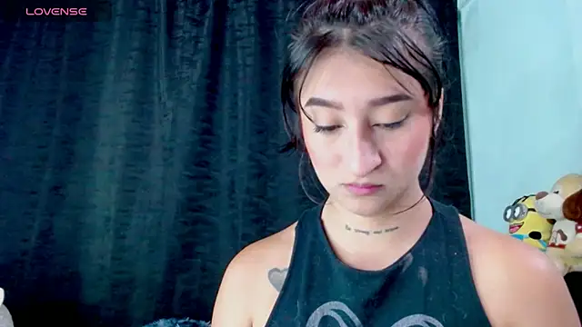 EVAH LEE  online show from April 16, 2026, 2:01 am