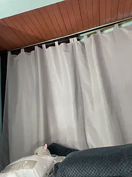 EVAH LEE  online show from February 19, 2026, 1:02 am