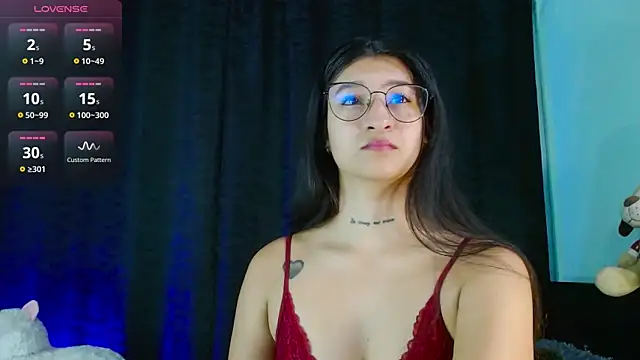 EVAH LEE  online show from November 6, 2025, 3:32 am