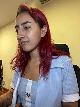 JuliethaDemon  online show from April 14, 2026, 1:49 pm