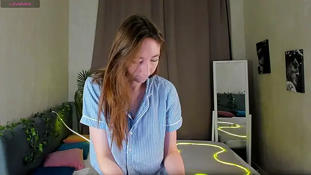 Snapshot of Miche1le_Allenne chatting on November 28, 2025, 1:06 am Miche1le Allenne online show from November 28, 2025, 1:06 am