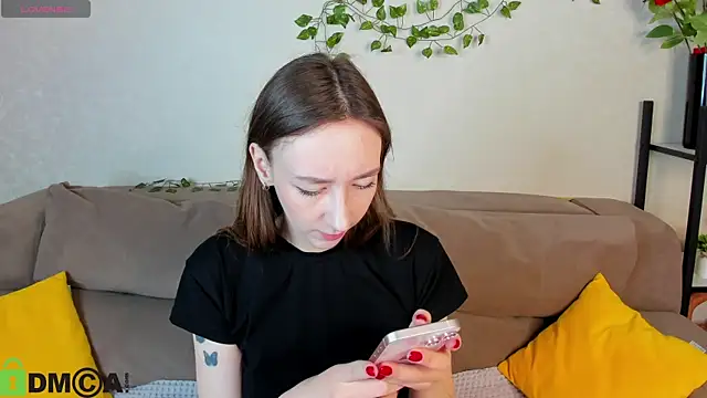 Snapshot of Miche1le_Allenne chatting on October 27, 2025, 1:06 am Miche1le Allenne online show from October 27, 2025, 1:06 am