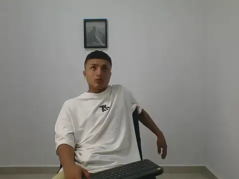 Snapshot of yissus_20_ chatting on April 8, 2026, 6:09 pm yissus 20 online show from April 8, 2026, 6:09 pm