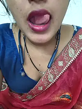 Snapshot of BEAUTY_QUE chatting on November 27, 2025, 2:39 pm BEAUTY QUE online show from November 27, 2025, 2:39 pm