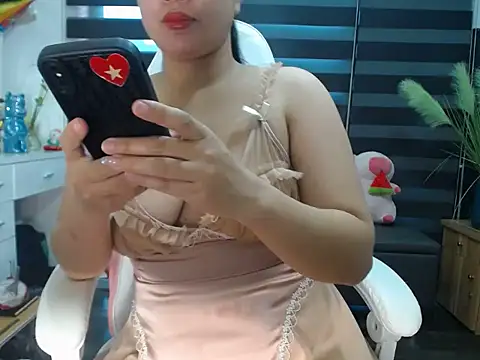 Snapshot of NANA_199k chatting on November 17, 2025, 7:34 am NANA 199k online show from November 17, 2025, 7:34 am