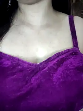 annanya01 online show from October 8, 2025, 1:23 pm