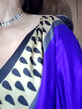 annanya01 online show from September 29, 2025, 12:33 pm