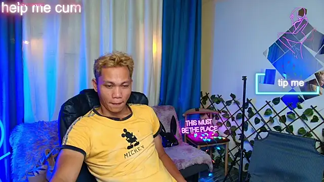 Snapshot of princenavheen chatting on May 4, 2026, 1:53 am princenavheen online show from May 4, 2026, 1:53 am