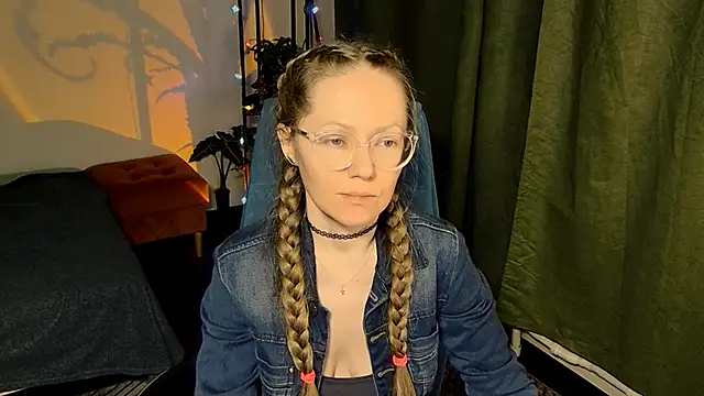  Goldilocks  online show from October 7, 2025, 4:08 pm