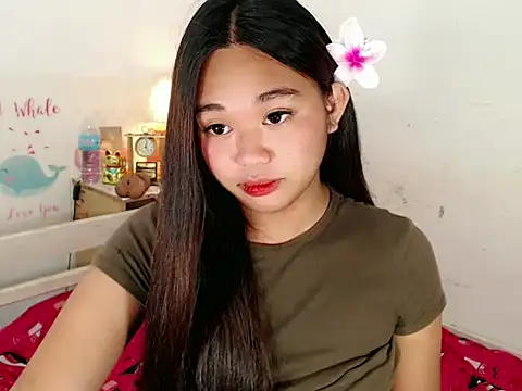 Malia cummer online show from December 2, 2025, 11:17 pm