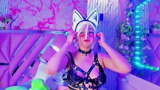 Akane Hikari  online show from October 10, 2025, 7:31 am