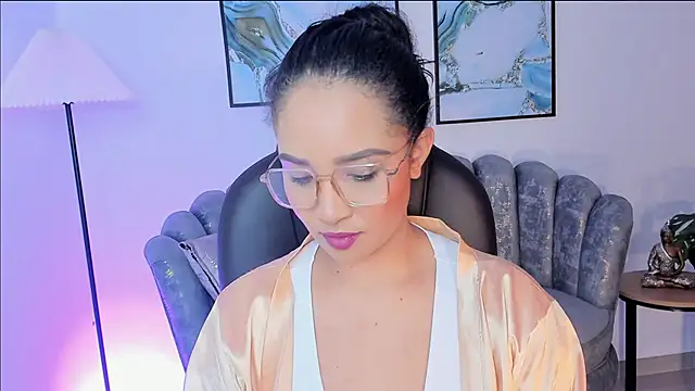 Snapshot of Sharon_breezee chatting on October 26, 2025, 10:32 pm Sharon breezee online show from October 26, 2025, 10:32 pm