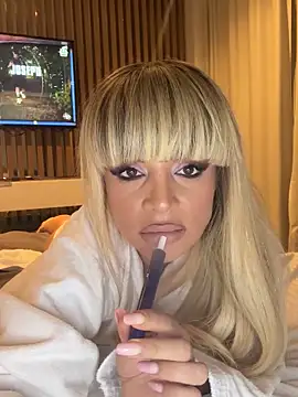 Snapshot of BOO_D chatting on October 4, 2025, 9:16 pm BOO D online show from October 4, 2025, 9:16 pm