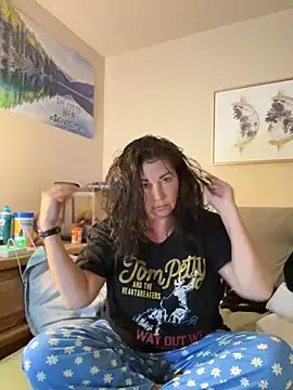 Snapshot of petalsexy chatting on October 22, 2025, 7:57 pm petalsexy online show from October 22, 2025, 7:57 pm