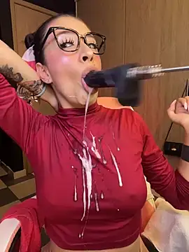 ValentinaBianchi online show from November 12, 2025, 8:01 pm