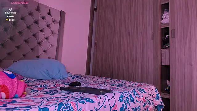 Snapshot of dreamsussi chatting on March 14, 2026, 9:43 pm dreamsussi online show from March 14, 2026, 9:43 pm