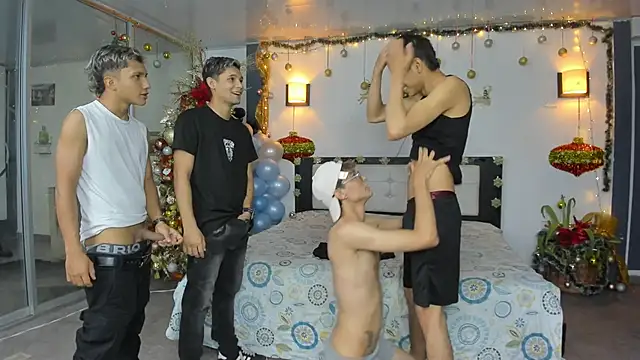 Snapshot of Bisexlifehot__ chatting on December 15, 2025, 11:20 pm Bisexlifehot online show from December 15, 2025, 11:20 pm