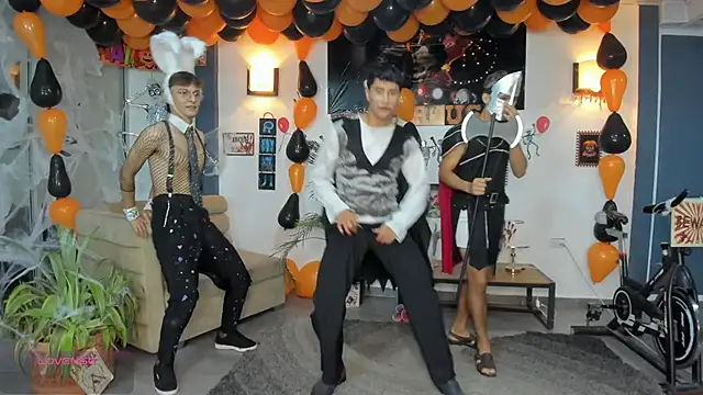 Snapshot of Bisexlifehot__ chatting on October 29, 2025, 11:25 pm Bisexlifehot online show from October 29, 2025, 11:25 pm