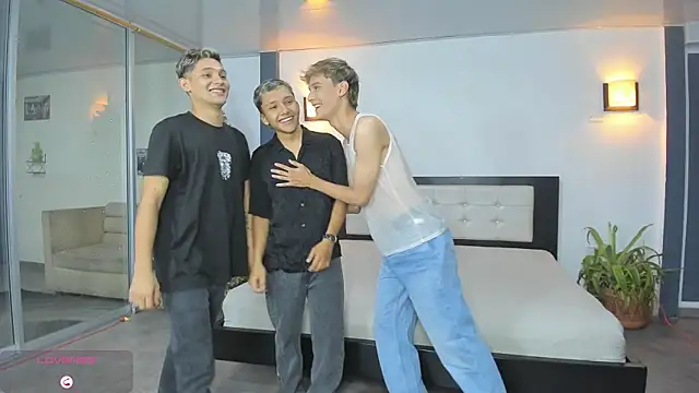 Snapshot of Bisexlifehot__ chatting on November 28, 2025, 11:16 pm Bisexlifehot online show from November 28, 2025, 11:16 pm