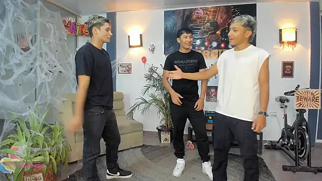 Snapshot of Bisexlifehot__ chatting on October 26, 2025, 11:05 pm Bisexlifehot online show from October 26, 2025, 11:05 pm