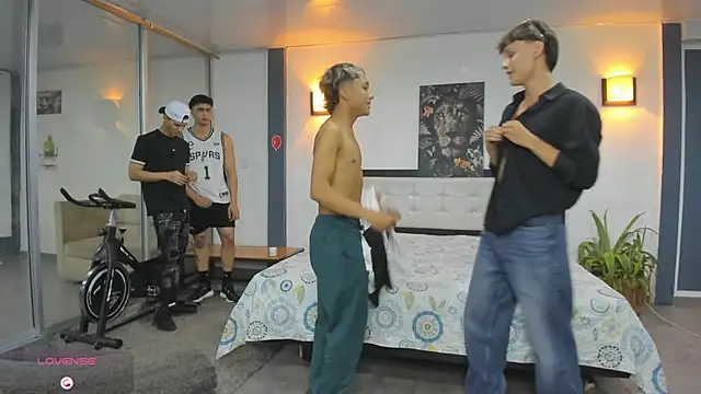 Snapshot of Bisexlifehot__ chatting on November 14, 2025, 11:19 pm Bisexlifehot online show from November 14, 2025, 11:19 pm