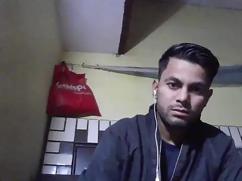 ursdreamperson online show from November 24, 2025, 3:28 am