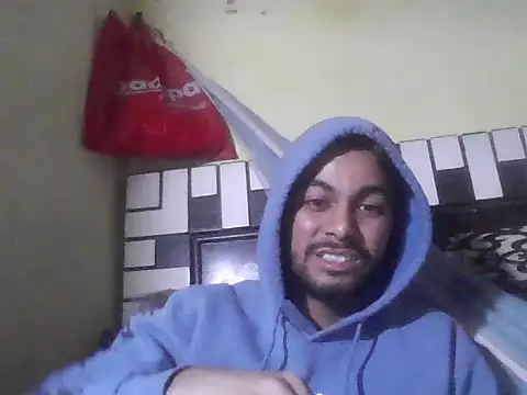 ursdreamperson online show from December 19, 2025, 3:47 pm