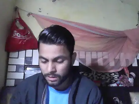 ursdreamperson online show from January 19, 2026, 3:43 am