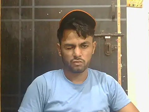 ursdreamperson online show from May 28, 2026, 6:43 am