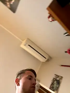 Italy sex boy online show from November 26, 2025, 12:21 am