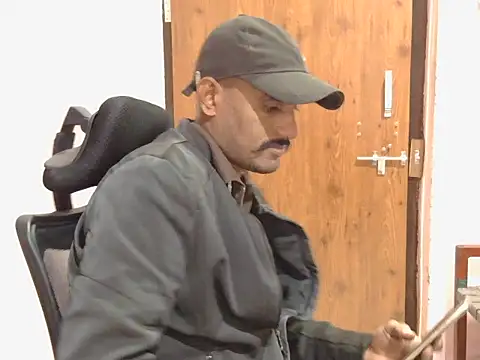 Snapshot of krishjaat43 chatting on December 4, 2025, 6:23 am krishjaat43 online show from December 4, 2025, 6:23 am