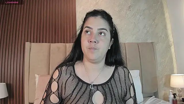 Snapshot of _Cris_Spicy_ chatting on April 15, 2026, 7:40 pm Cris Spicy online show from April 15, 2026, 7:40 pm