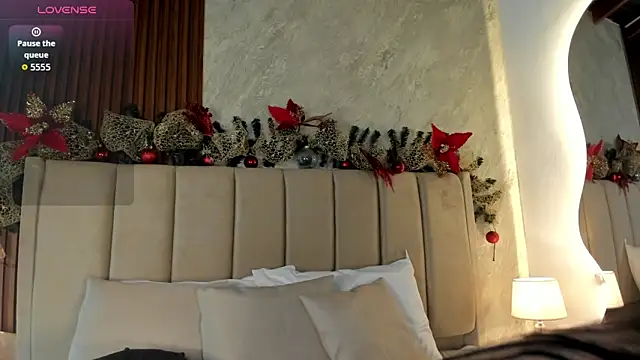  Cris Spicy  online show from December 14, 2025, 6:46 pm