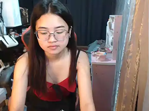 urhoneybunny25 online show from October 15, 2025, 12:53 am