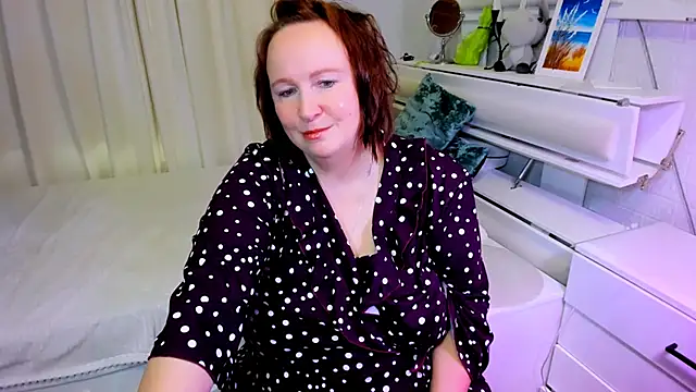 Snapshot of WifeyXRated chatting on March 25, 2026, 5:51 am WifeyXRated online show from March 25, 2026, 5:51 am