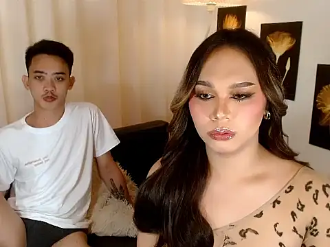 Snapshot of The_Fucking_Dolls chatting on December 18, 2025, 9:36 am The Fucking Dolls online show from December 18, 2025, 9:36 am