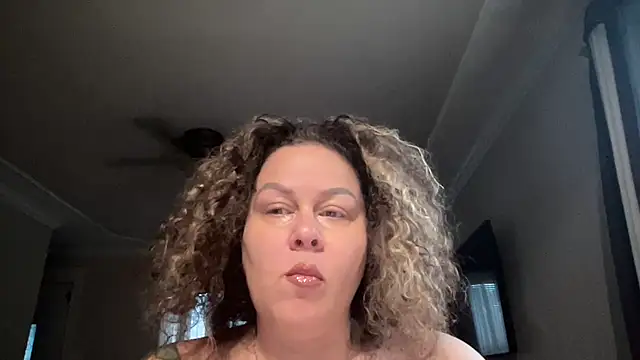 number1slut online show from October 8, 2025, 1:23 pm