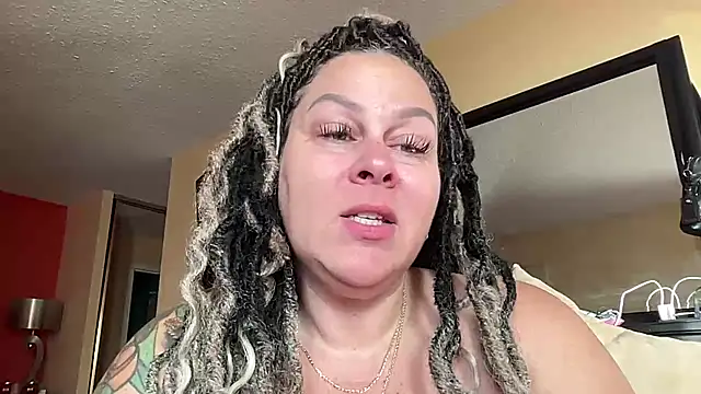 Snapshot of number1slut chatting on May 1, 2026, 12:32 pm number1slut online show from May 1, 2026, 12:32 pm
