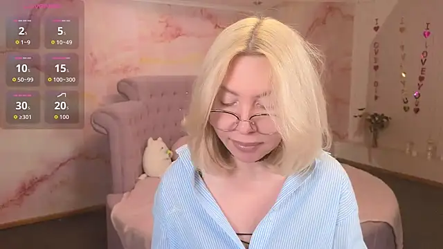 Wendy Waves online show from November 23, 2025, 12:15 pm