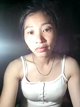 Snapshot of Phuongphuongg chatting on October 18, 2025, 1:35 pm Phuongphuongg online show from October 18, 2025, 1:35 pm
